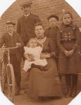 Noordermeer Pieter 11-09-1877 met gezin w.jpg